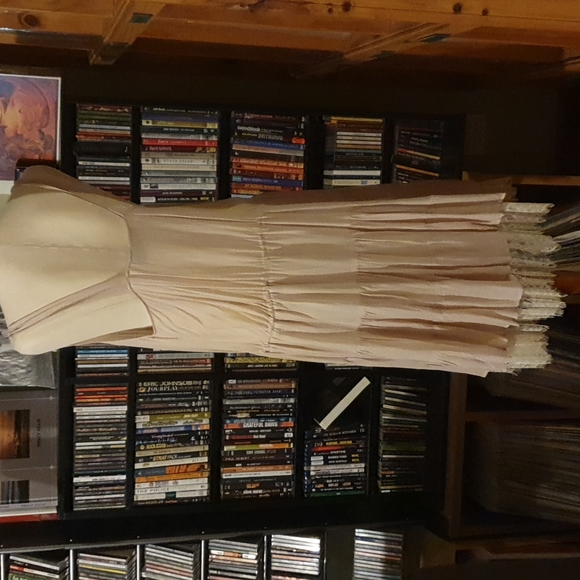 Dress - Picture 4 of 4